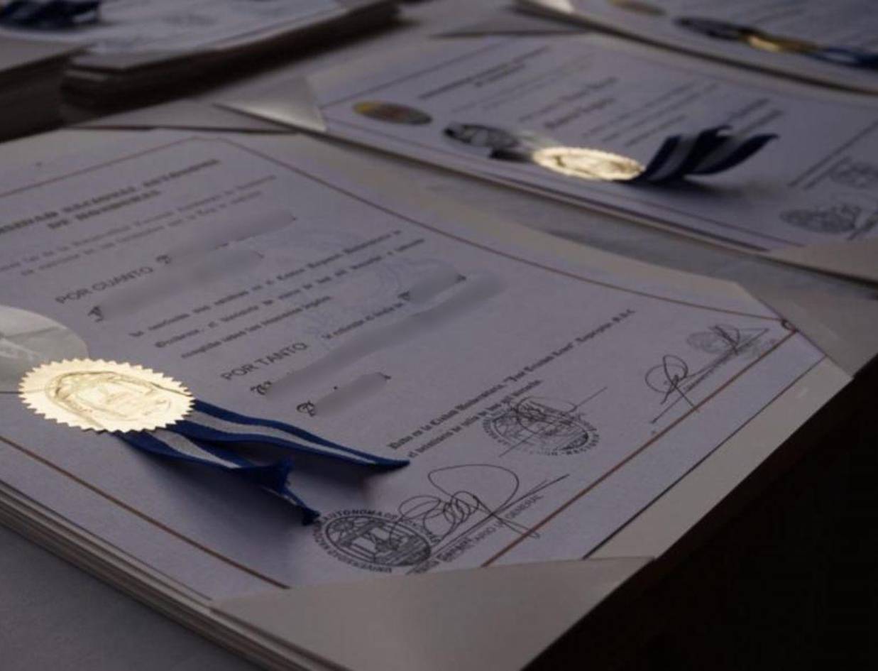 Unos 2,000 títulos universitarios siguen sin ser reclamados en la Dirección de Educación Superior