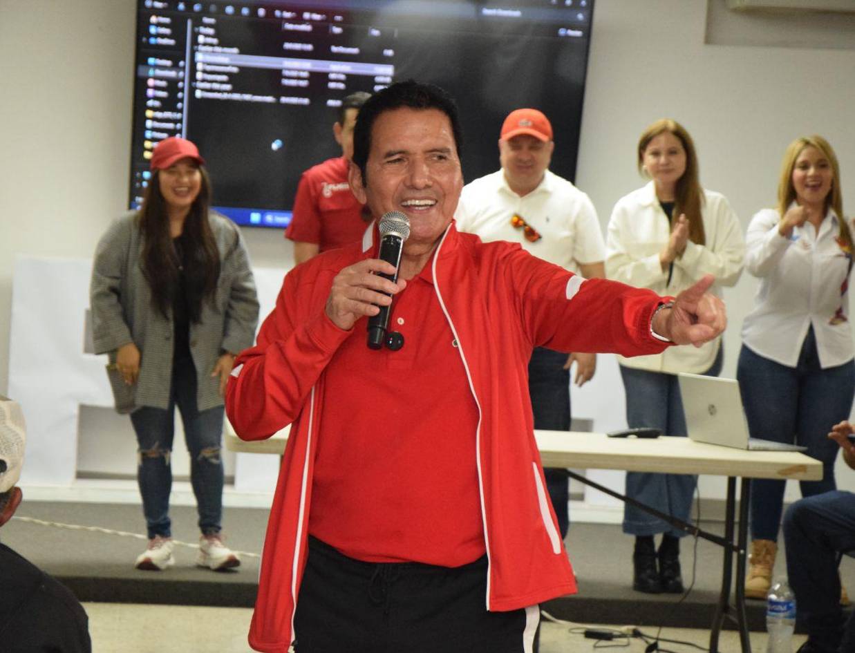 Castro promete obras completas y agua para barrios capitalinos