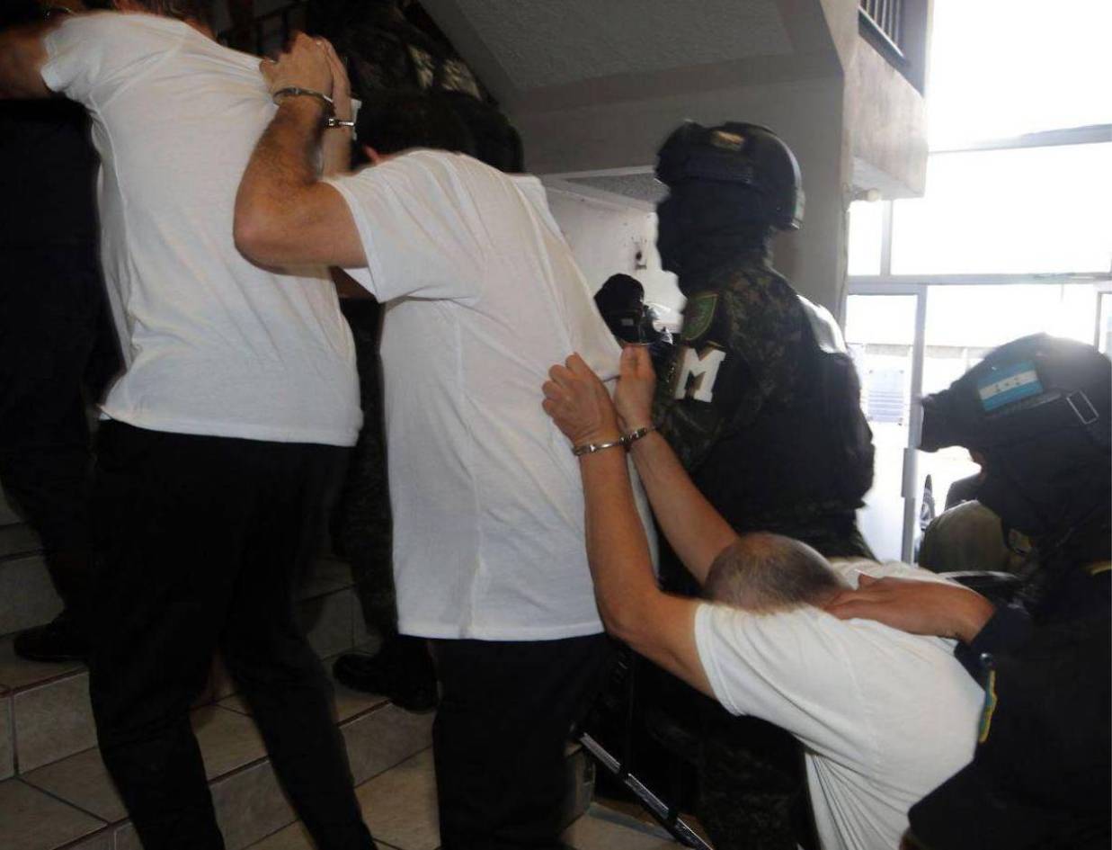 Juez dicta prisión preventiva contra tres acusados de atentar contra Mel Zelaya