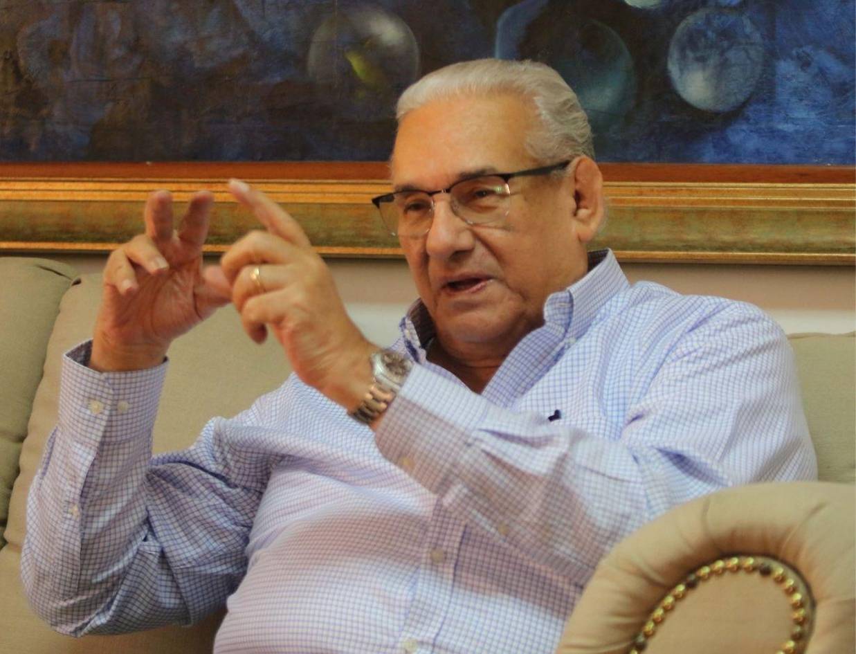 Olban Valladares: Honduras sigue navegando una lancha que tiene agujeros por todos lados