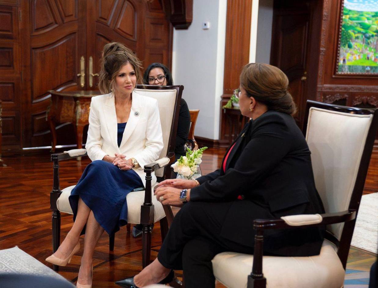 Secretaria Kristi Noem destaca a Honduras como socio vital en retorno de migrantes