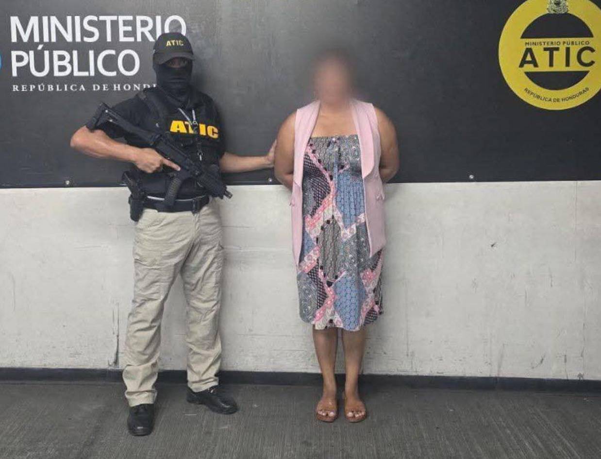 Capturan a mujer involucrada en presunta violación y exhibicionismo