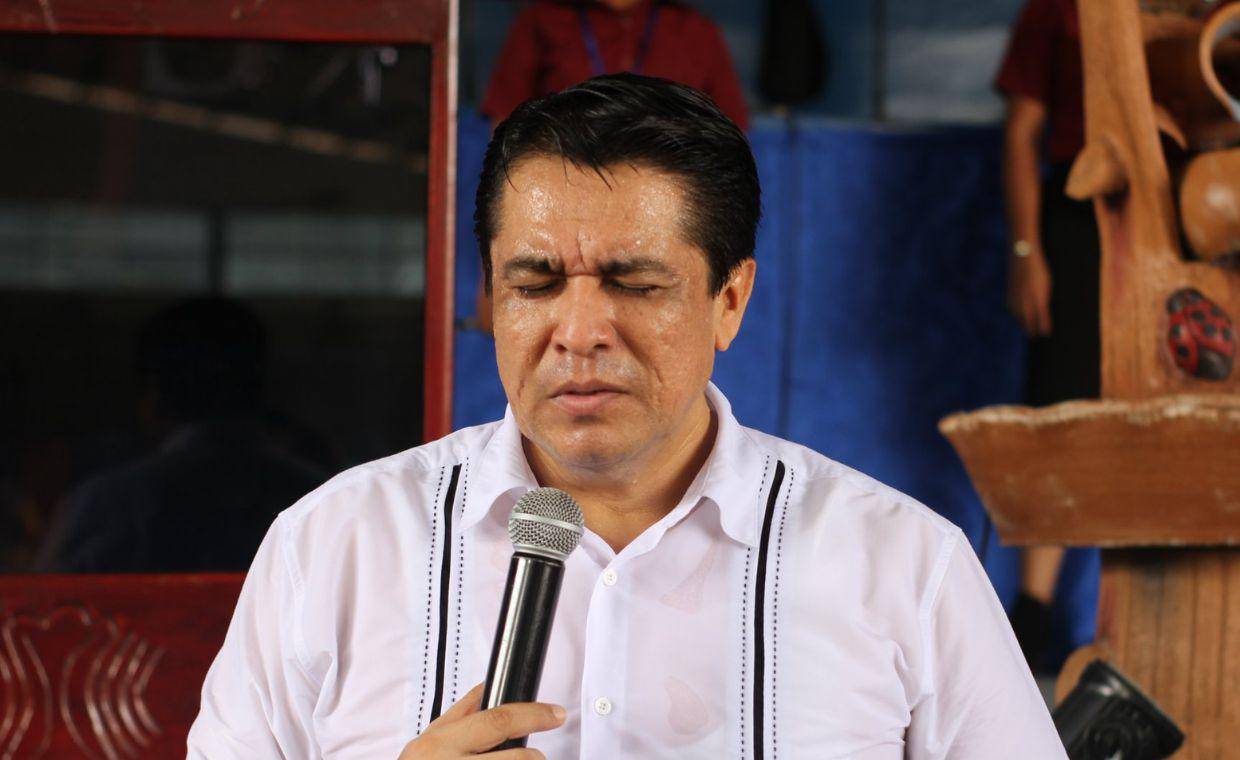 quienes deben cuidar el destino político del país se han dejado intimidar”, expresó Santos.