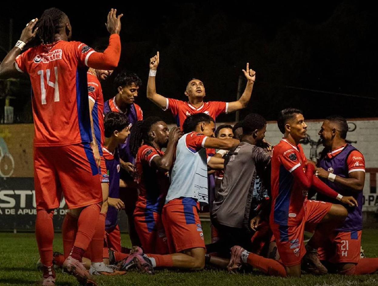 Liga de Ascenso: Estrella Roja da el batacazo y se lleva la final de ida ante Real Sociedad