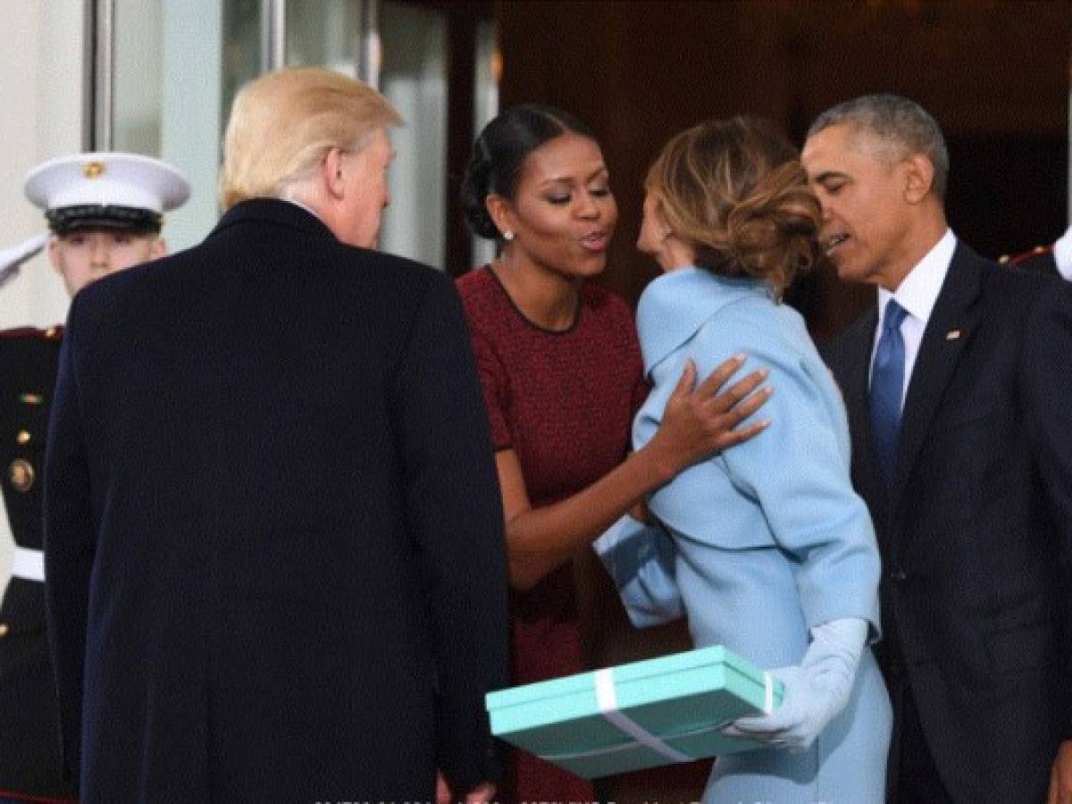 El regalo de Melania Trump que incomodó a Michelle Obama