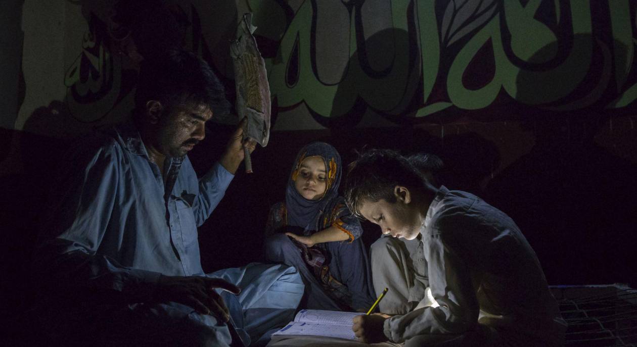 Karachi, una de las ciudades menos habitables del mundo, enfrenta temperaturas insoportables