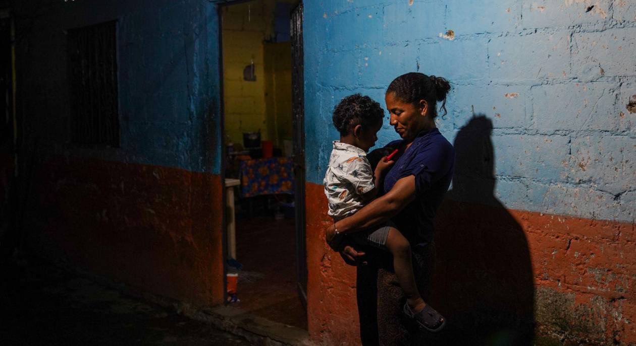 Migrantes venezolanos enfrentan desesperación y ola de retorno en Tapachula