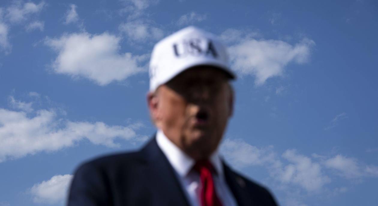 Avanza Trump dando reversa