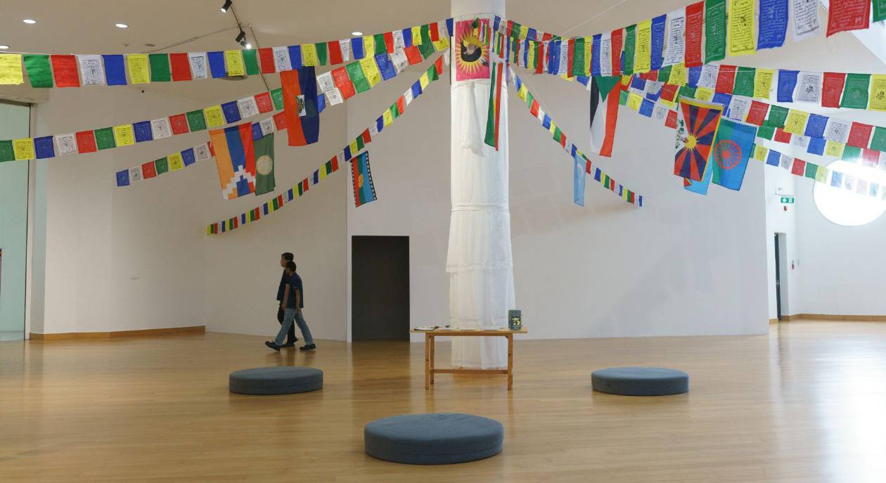 Curador birmano huye a Londres tras presión china para censurar exposición