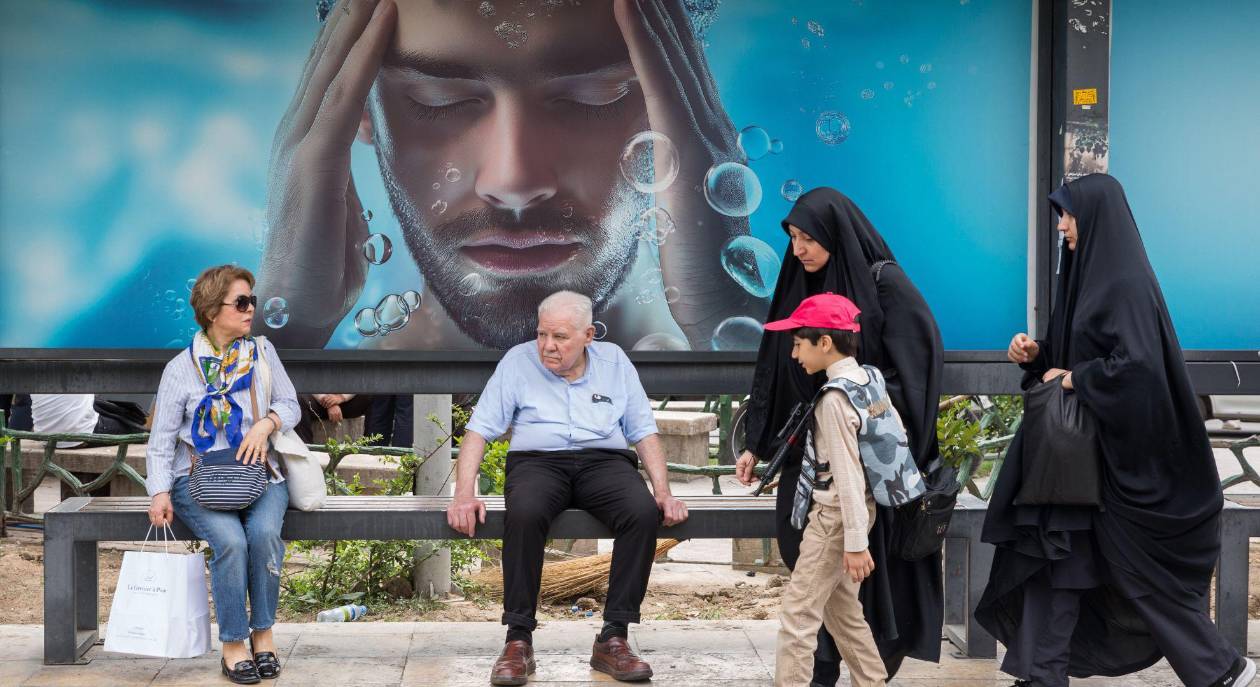 Crisis en Irán: apagón, carencias y envidia por el progreso de sus rivales