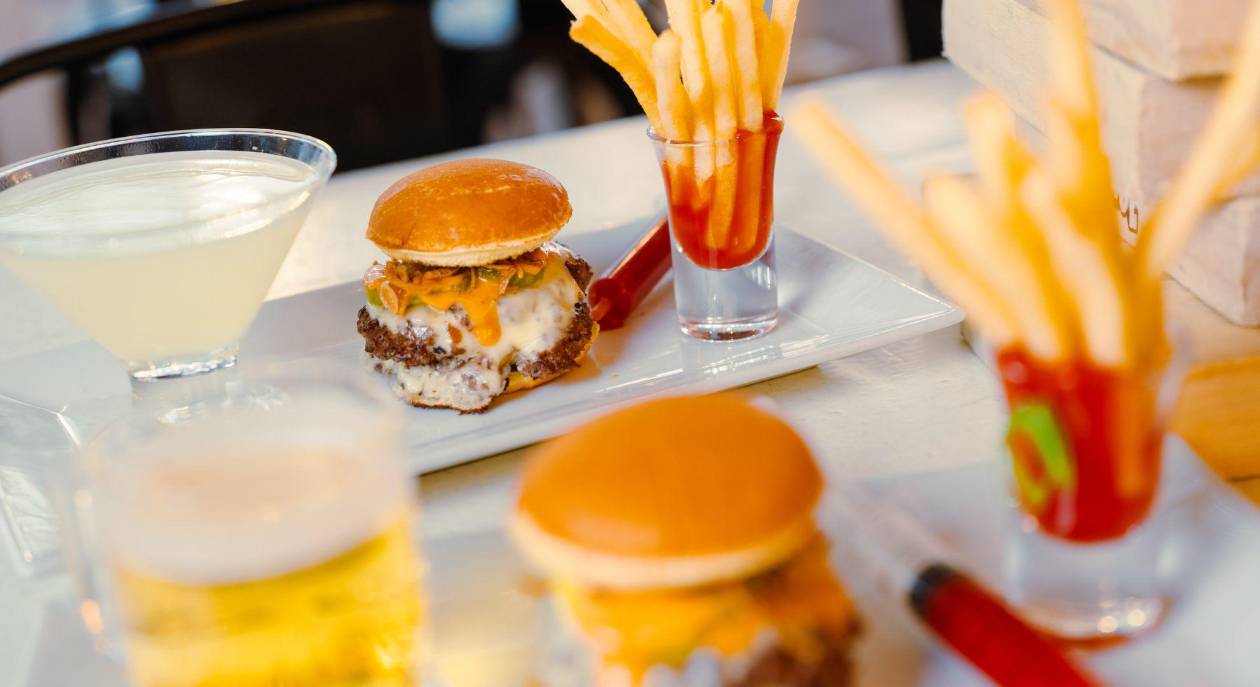 Mini hamburguesas, mini copas: así comen los usuarios de Ozempic