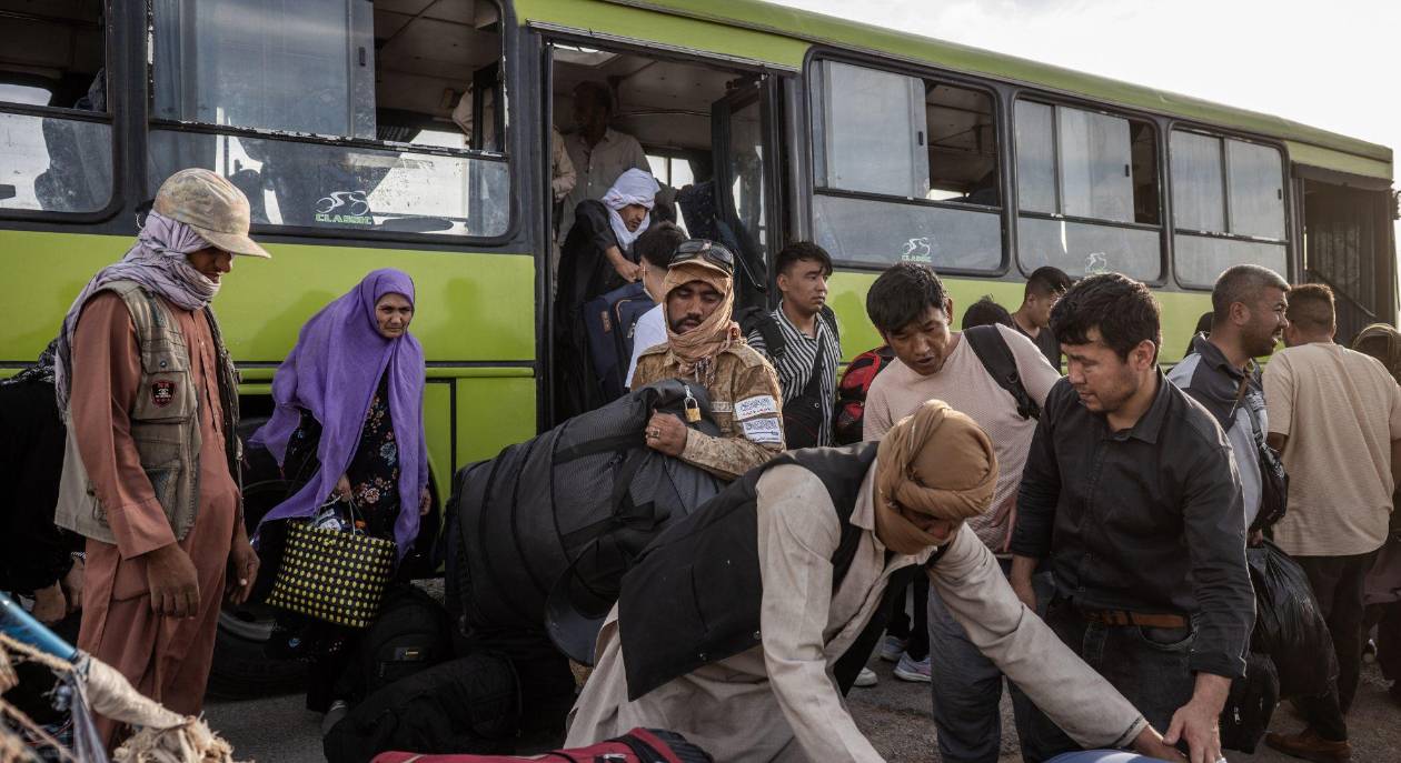 Afganistán al borde del colapso: millones de retornados y el desplome de la ayuda exterior