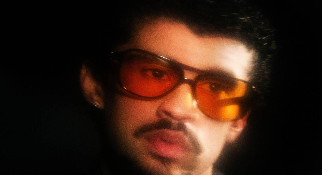 Bad Bunny regresa a sus raíces boricuas con “Debí Tirar Más Flores”