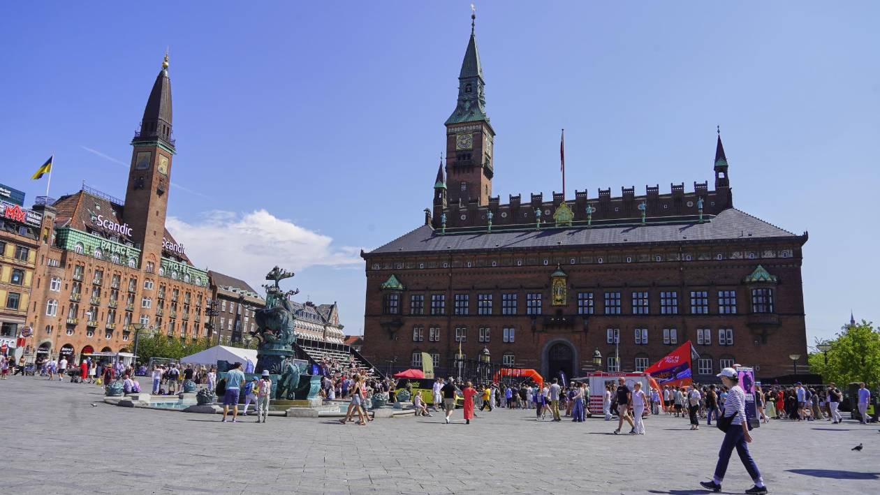 Copenhague se satura de bodas internacionales y deja sin fecha a parejas locales