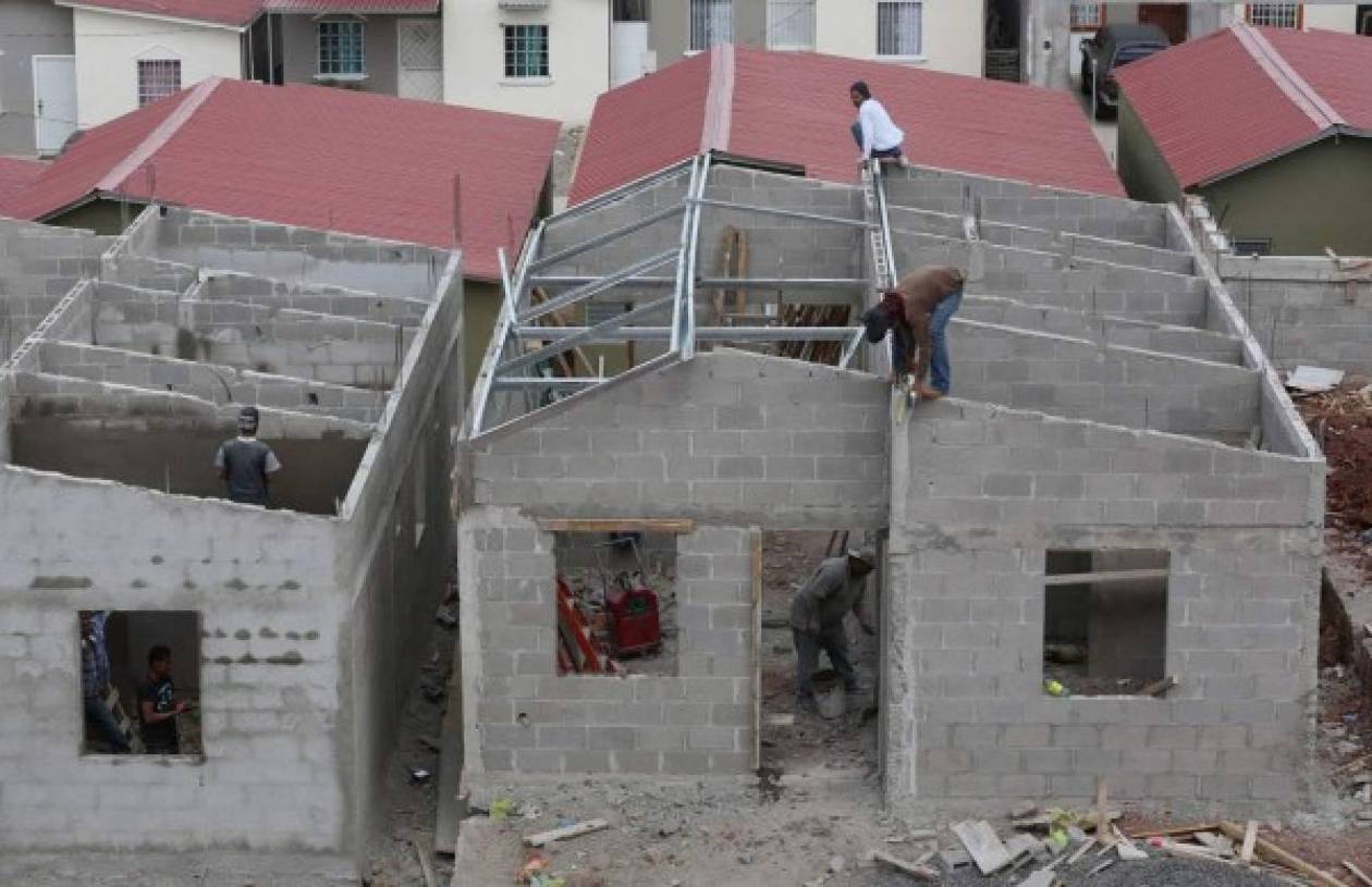 ¿Cuántas viviendas fueron construidas en Honduras en el último año?