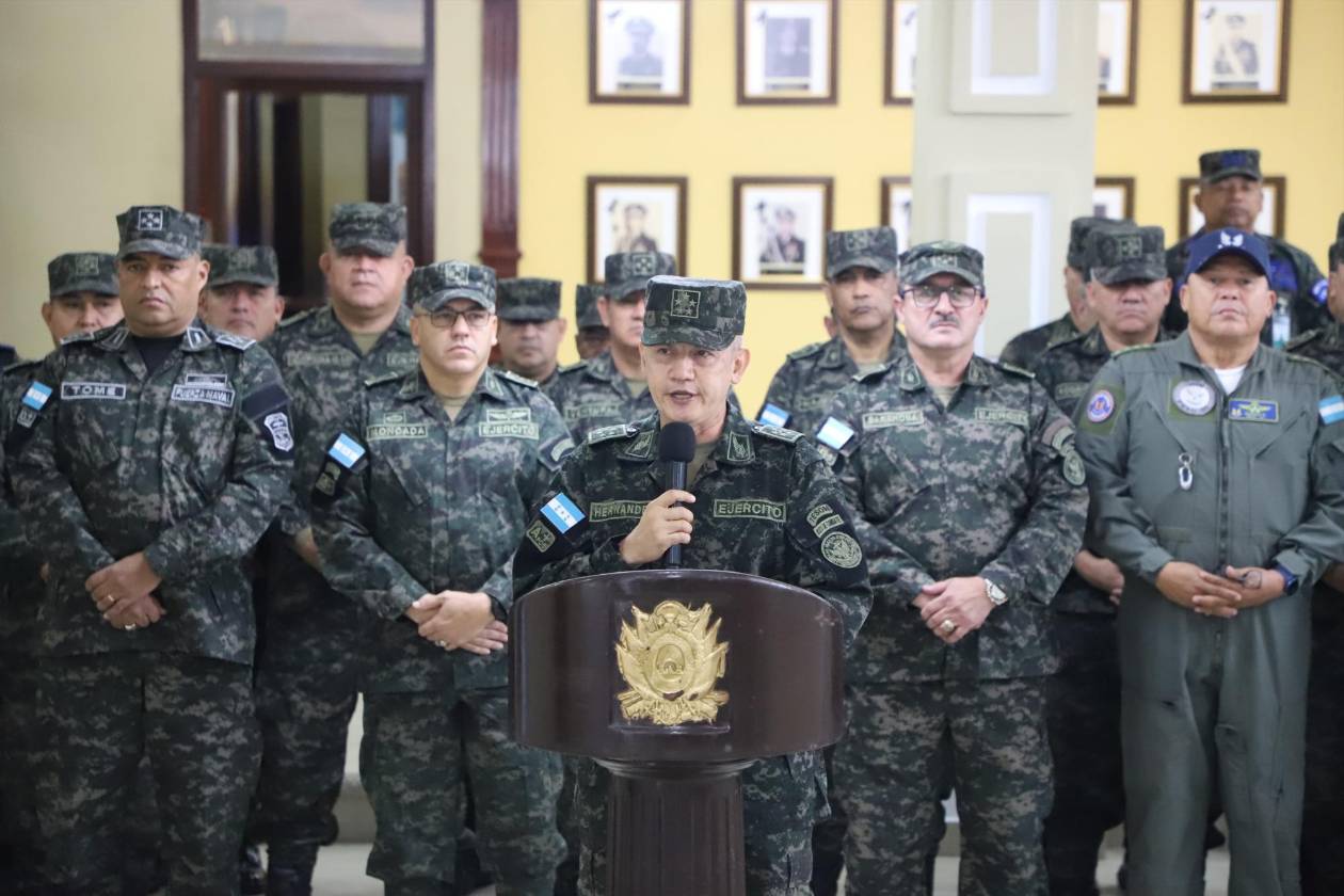 Tras fallos en primarias, FF AA ofrecen asumir su rol en los comicios de noviembre