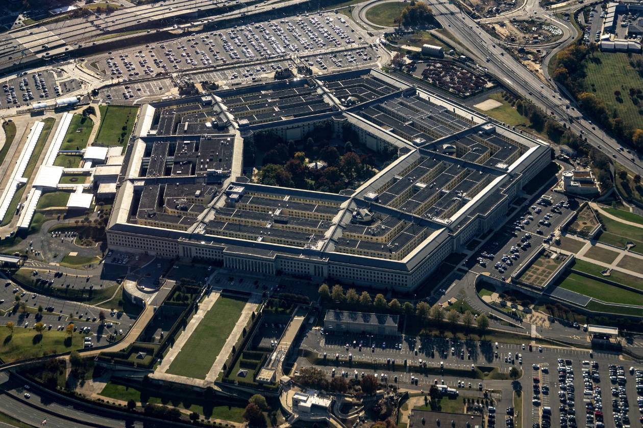 Pentágono rompe con Anthropic y elige a OpenAI para contratos de IA