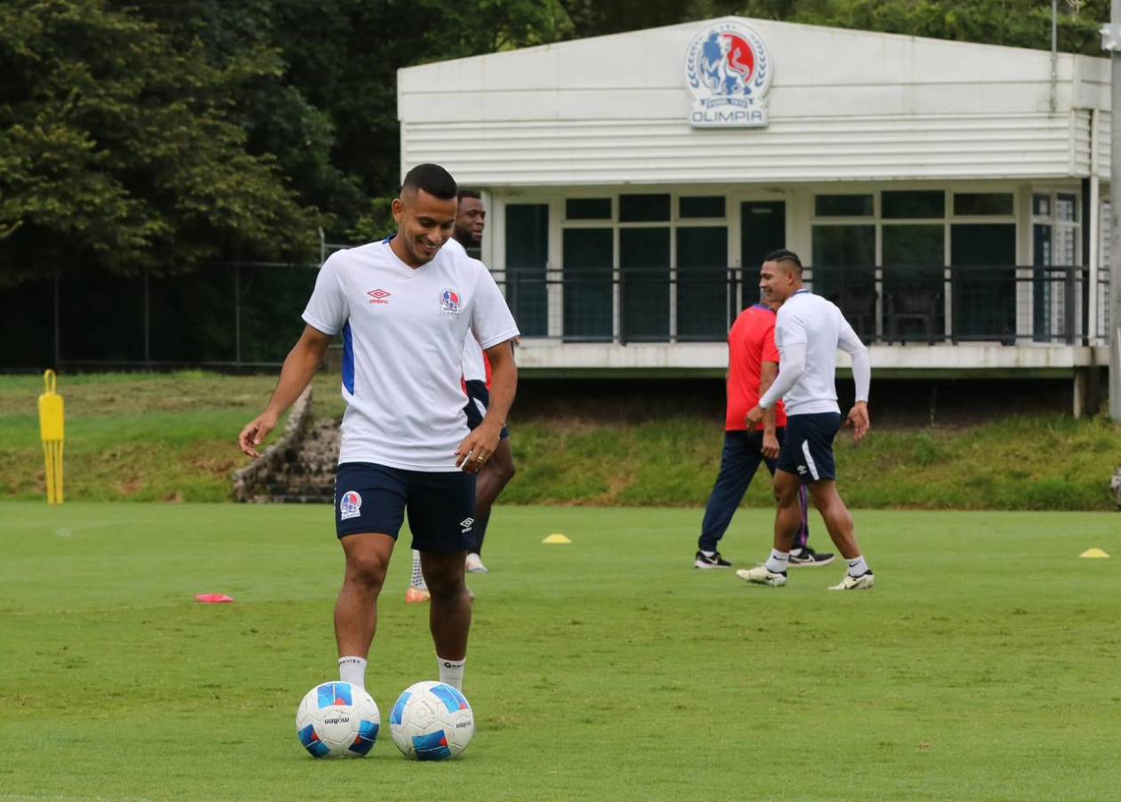 Edwin Rodríguez regresa a los entrenamientos y apunta al duelo ante Cartaginés