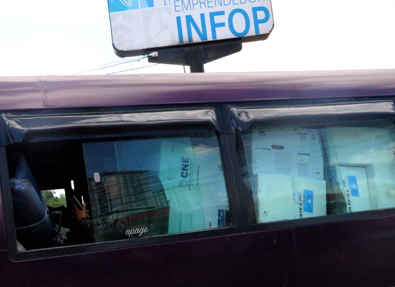 El CNE recibe una sola oferta por transporte del material electoral