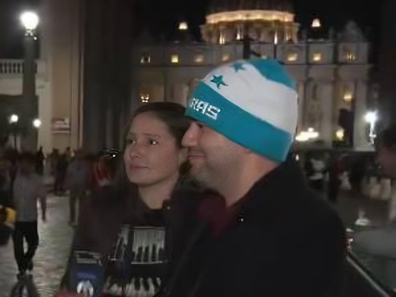 Hondureños viajan al Vaticano para presenciar la elección del nuevo papa: sus testimonios