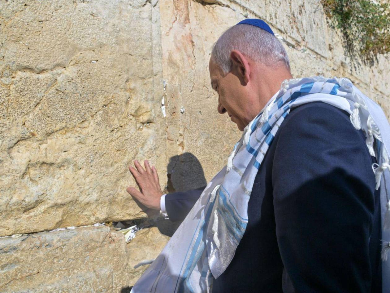Netanyahu ofrece una oración por Trump en el Muro de las Lamentaciones