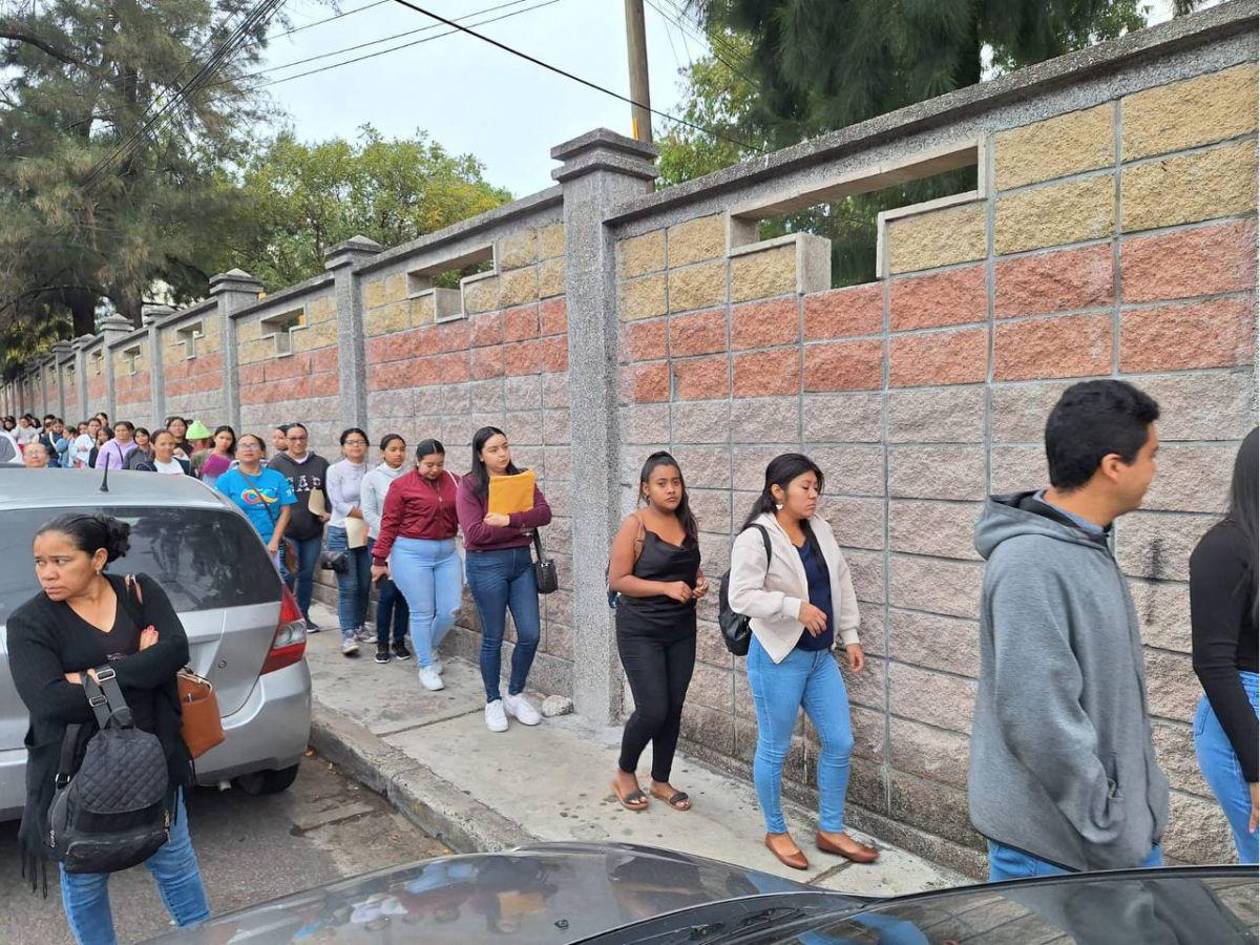 Unos 2,000 aspirantes realizan examen extraordinario de admisión en la UPNFM