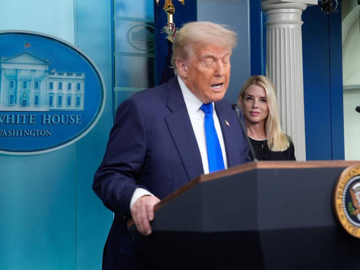 Un ciudadano estadounidense exige un millón a Gobierno Trump tras detención en Los Ángeles