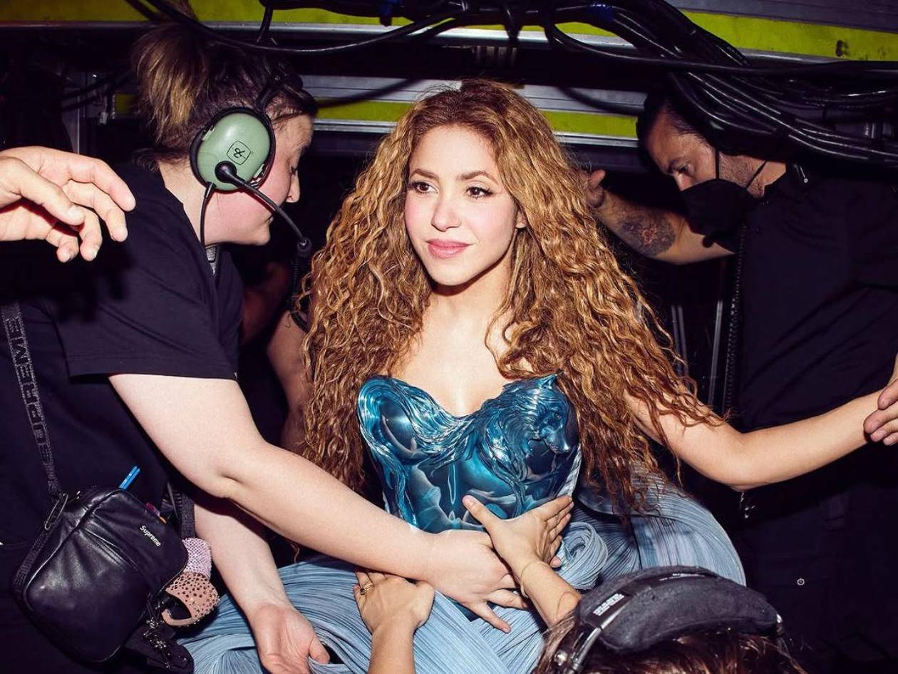 Billboard nombra a Shakira la mejor artista de pop latino, superando a Celia Cruz