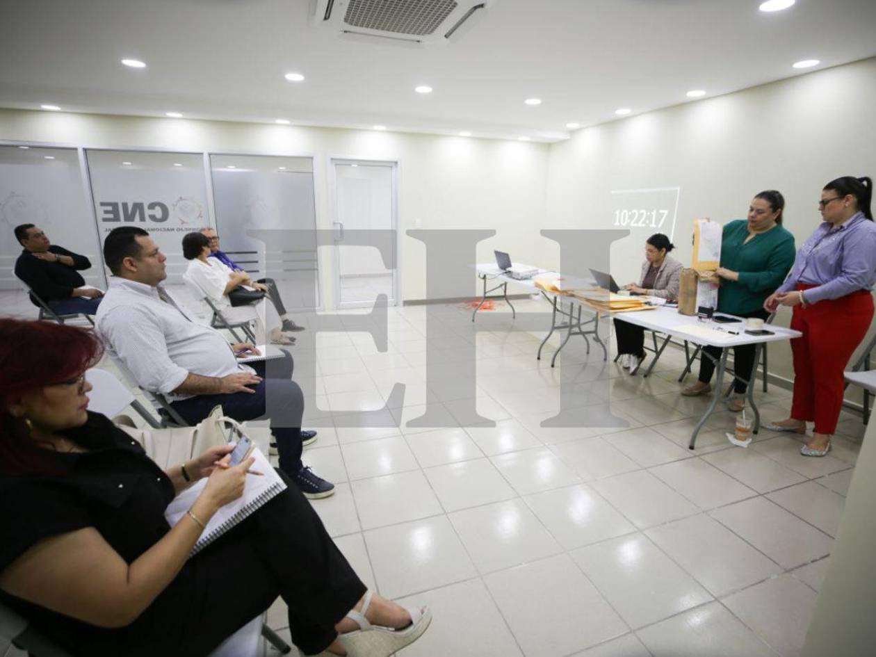 CNE recibe ofertas de cinco empresas para la impresión de listado definitivo de electores