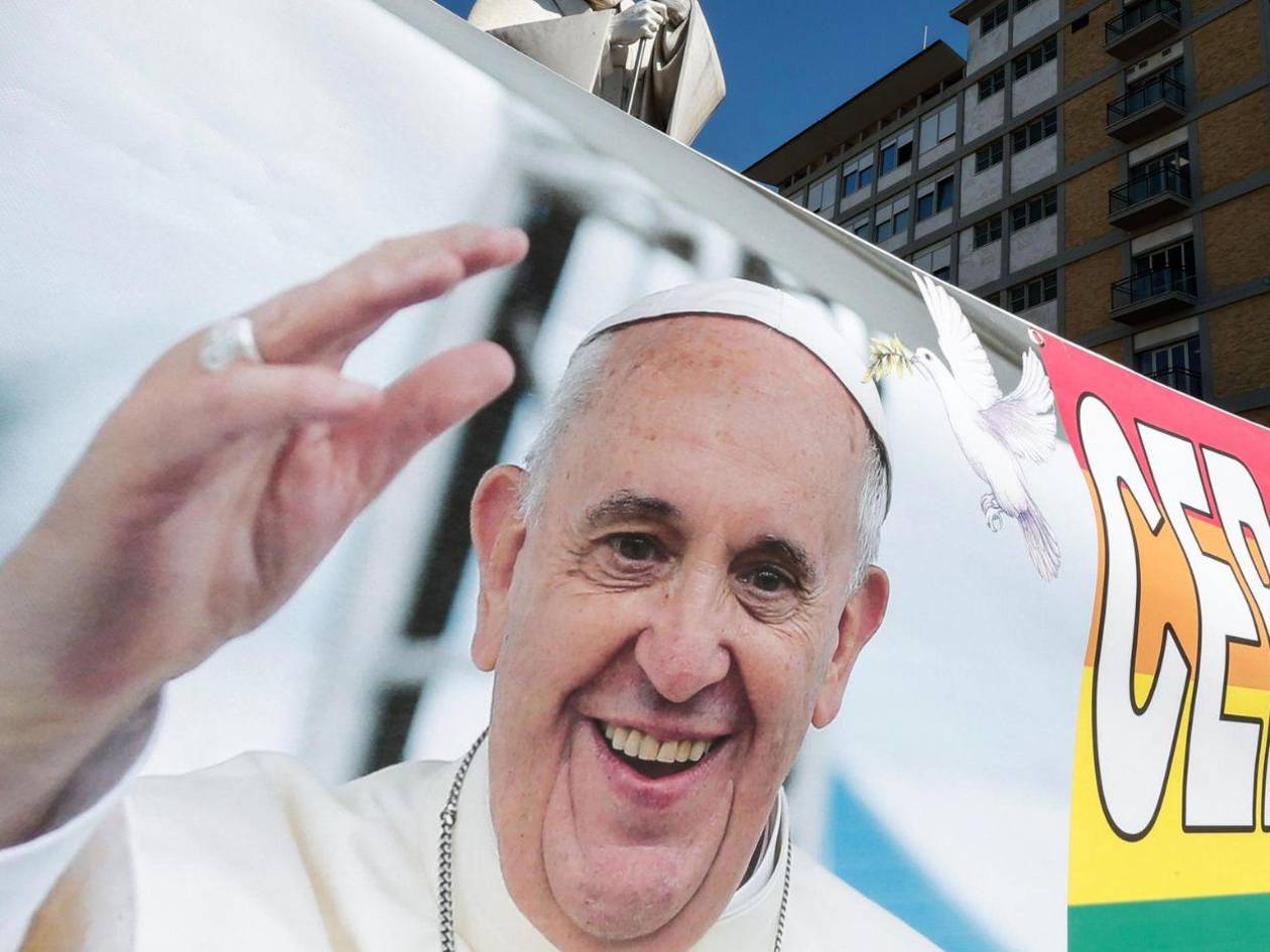 Papa Francisco se mueve como lo hacía antes tras 28 días de hospitalización