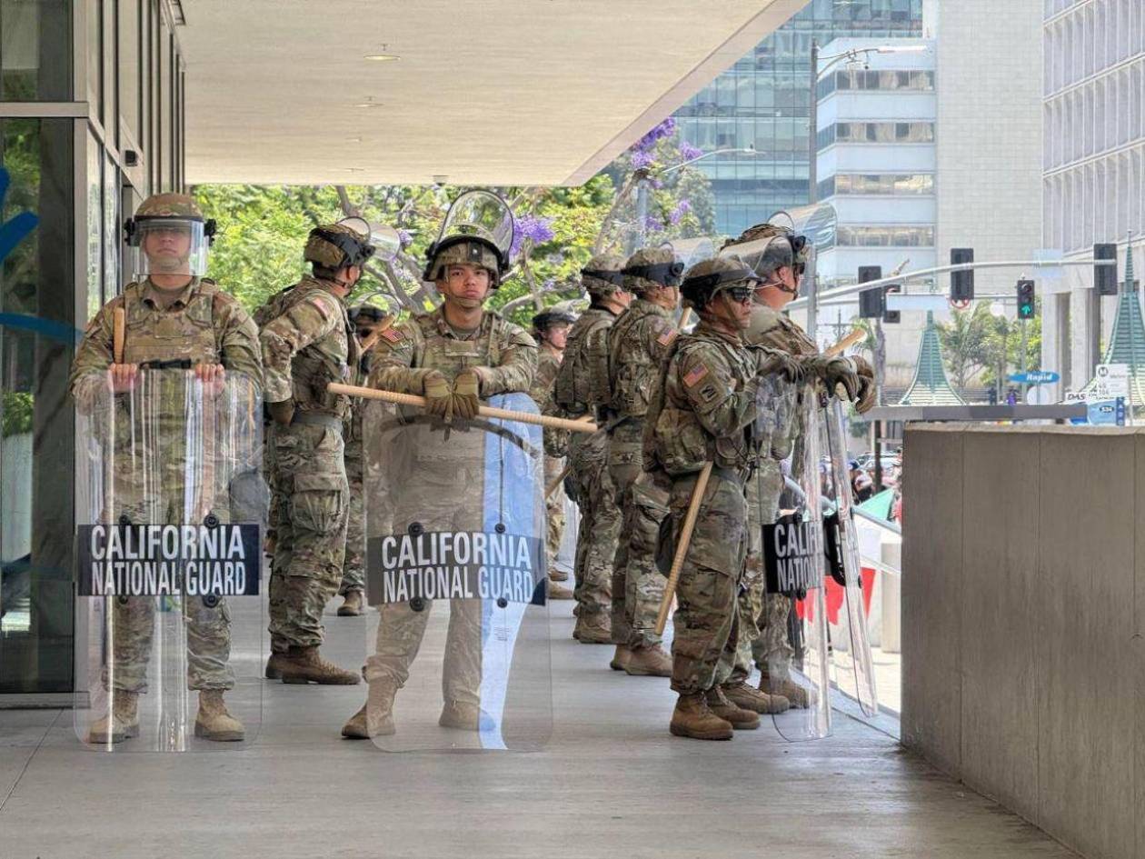Trump envió 300 soldados de la Guardia Nacional de California a Oregón
