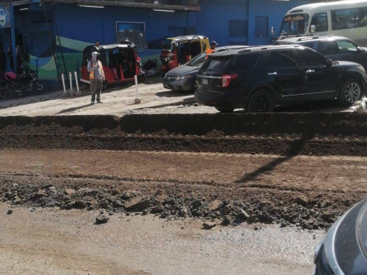 Cierran ruta alterna en salida al Oriente por obras viales esta semana