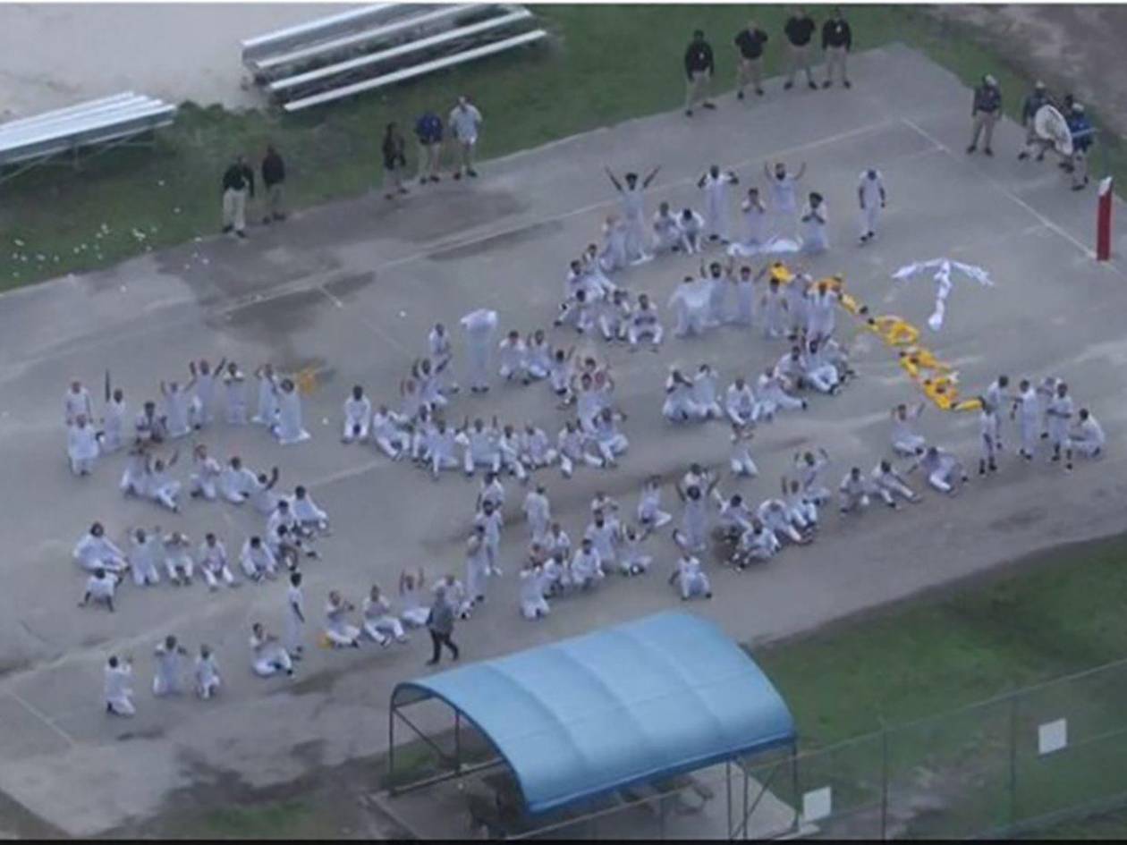 Demócratas denuncian condiciones inhumanas en centros de detención de migrantes de Trump