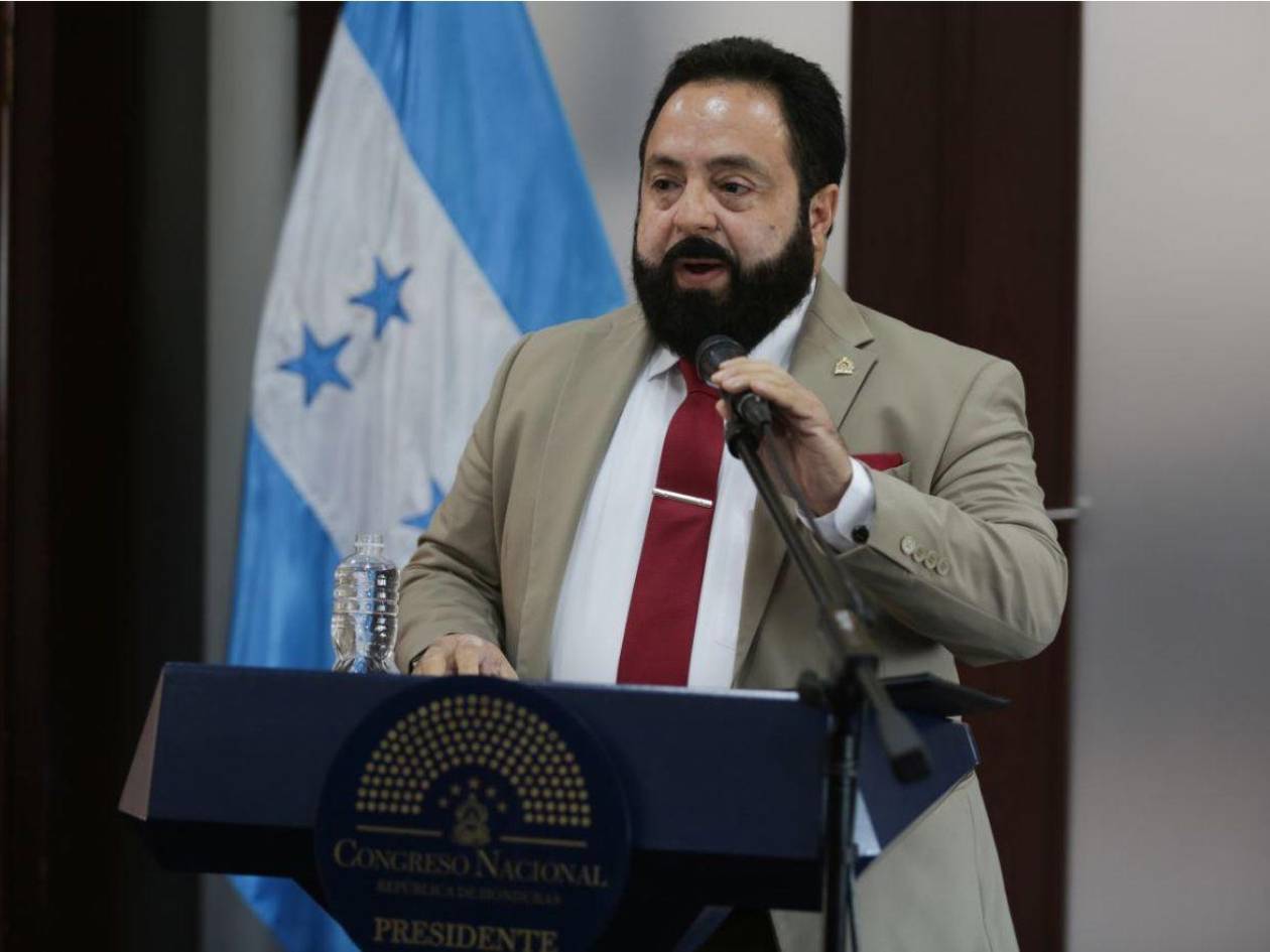 Luis Redondo formará comisión especial para evaluar legislativamente las elecciones