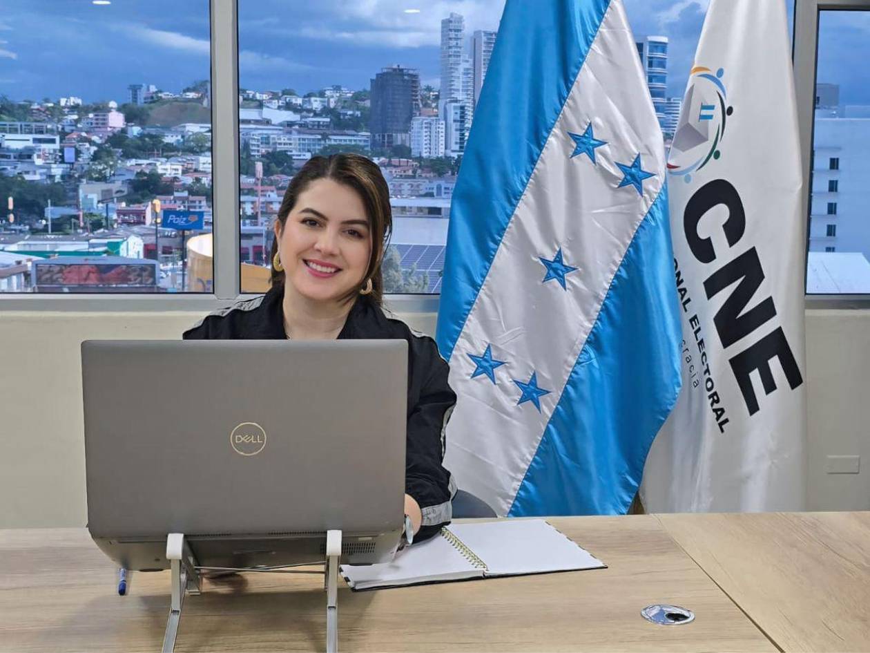 Cossette López se reúne con director de Transparencia Electoral en Latinoamérica