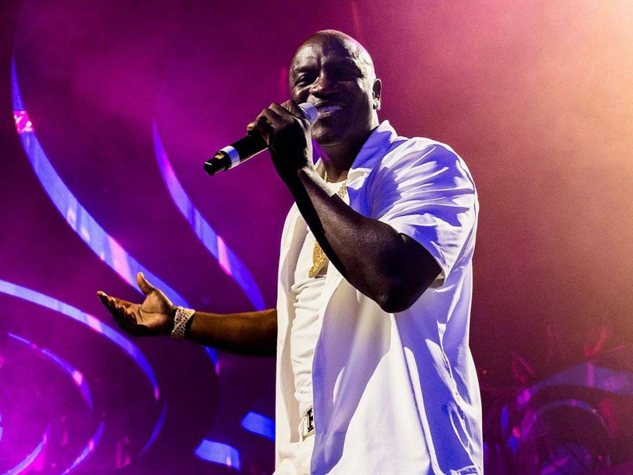Akon enfrenta divorcio por “diferencias irreconciliables” tras 28 años de matrimonio