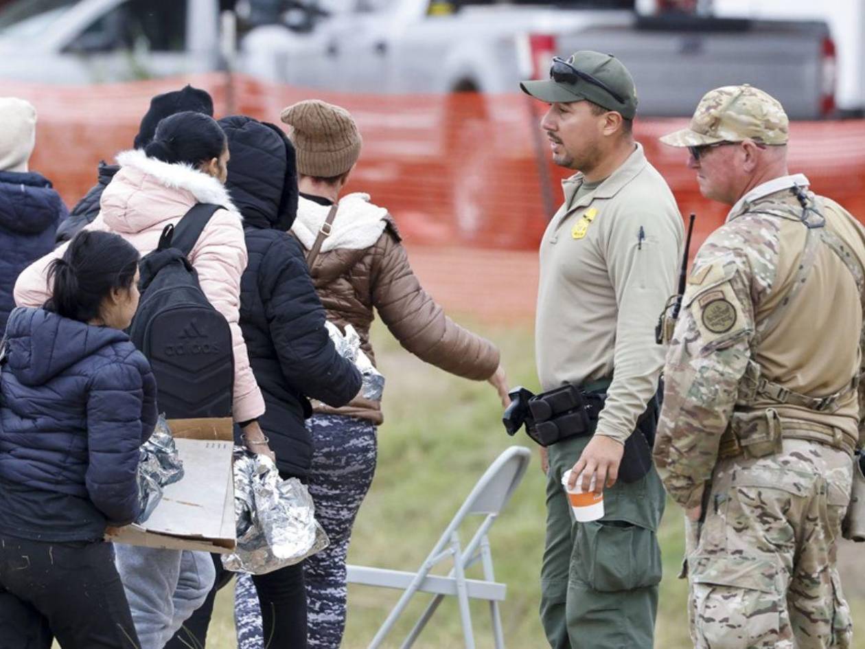 Trump da vía libre a redadas de migración en escuelas, colegios e iglesias