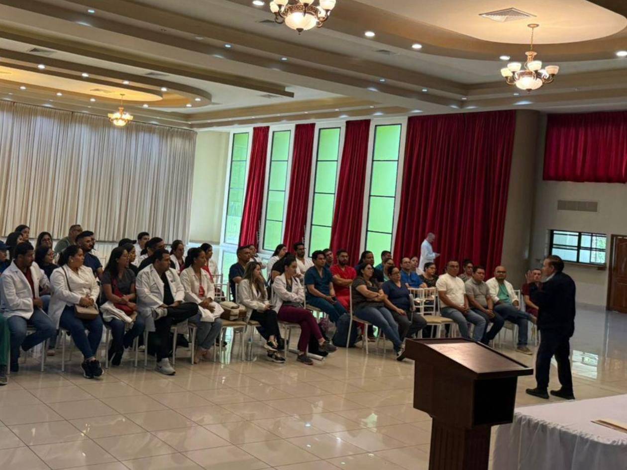 Médicos descentralizados seguirán en protesta hasta que Salud les pague