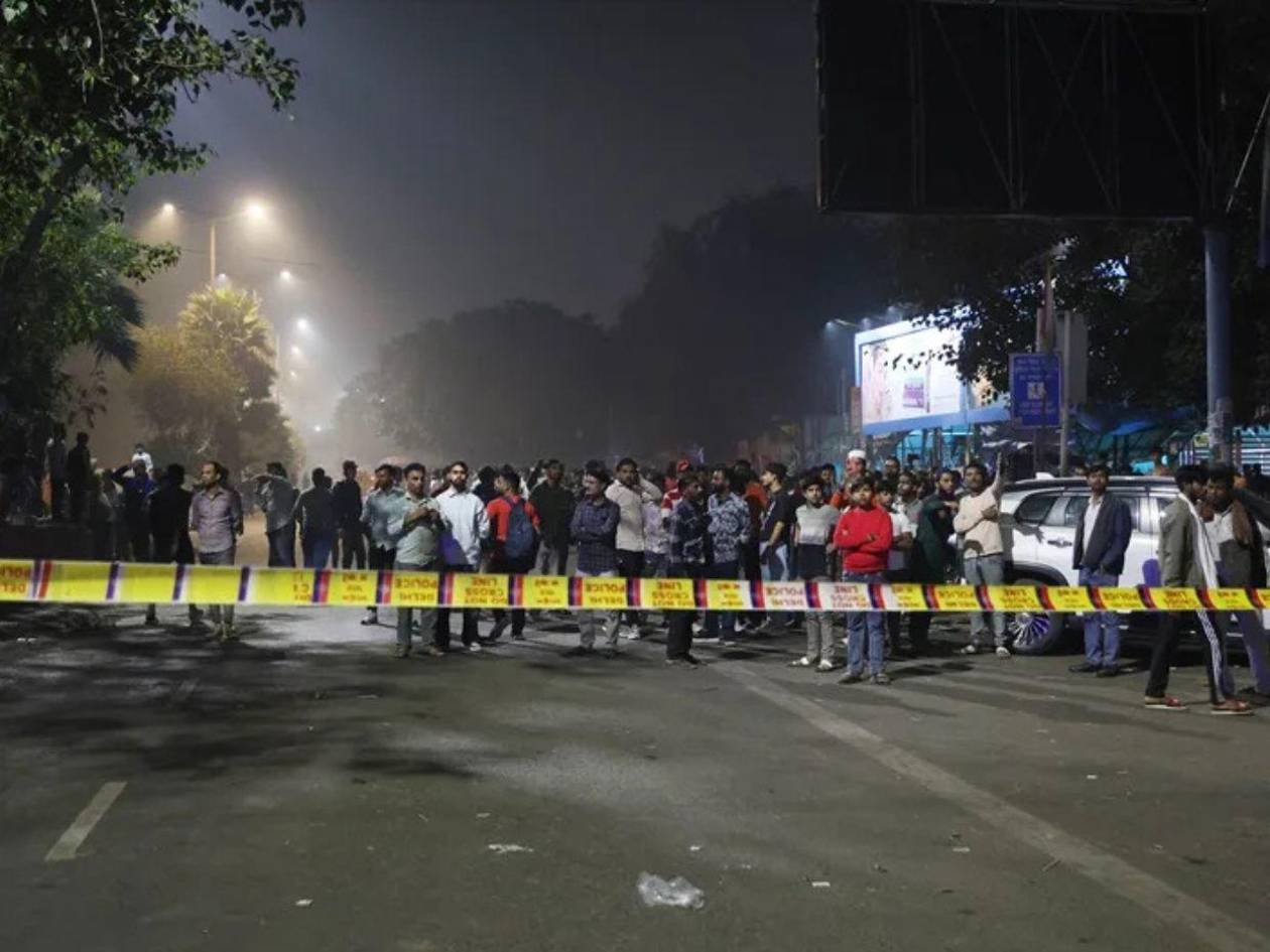 Explosión en Nueva Delhi deja 8 muertos y 15 heridos cerca del Fuerte Rojo