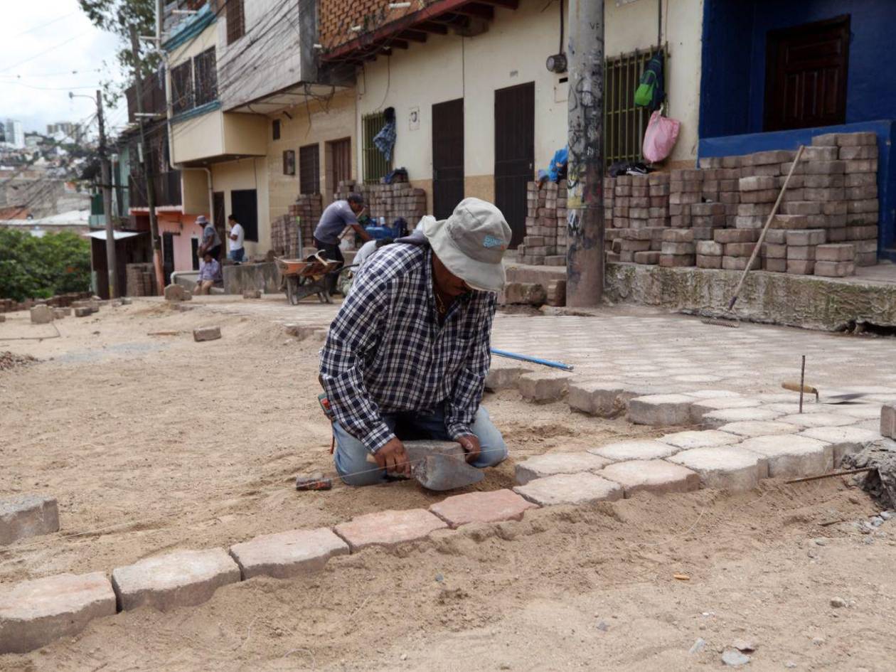 Pobladores del Distrito Central reclaman mejoras en el adoquinado del centro histórico