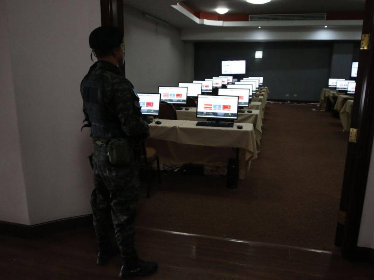 Centro de Cómputo del CNE vacío mientras se prepara repetición de elecciones en seis JRV