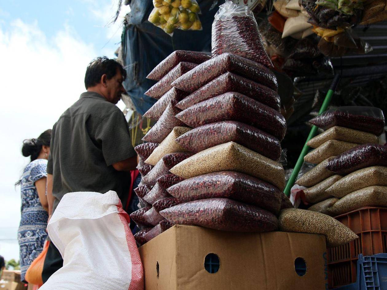 Frijol y maíz bajan de precio en mercados de Tegucigalpa y Comayagüela