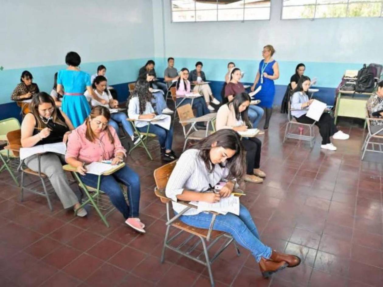 Preocupa baja participación de maestros al concurso docente por festividades patrias