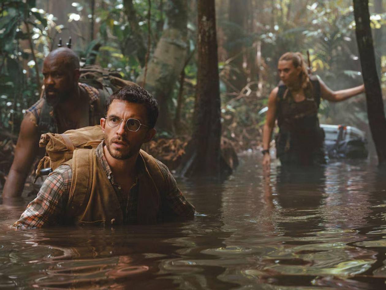 Jurassic World supera los $300 millones en la taquilla de estreno