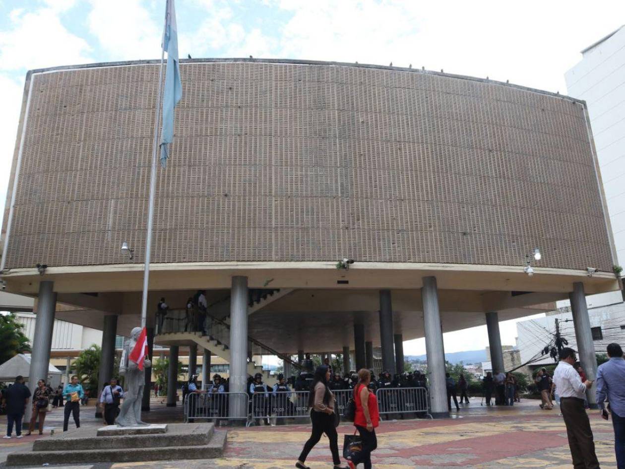 Congreso Nacional crea comisión especial para investigar renuncia de Ana Paola Hall