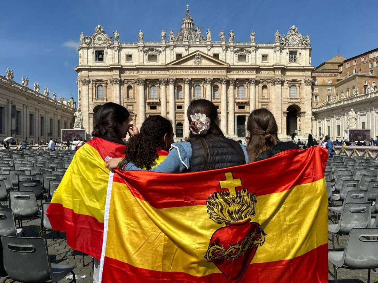 Los jóvenes del Jubileo en el funeral de Francisco: Sentíamos al papa muy cercano