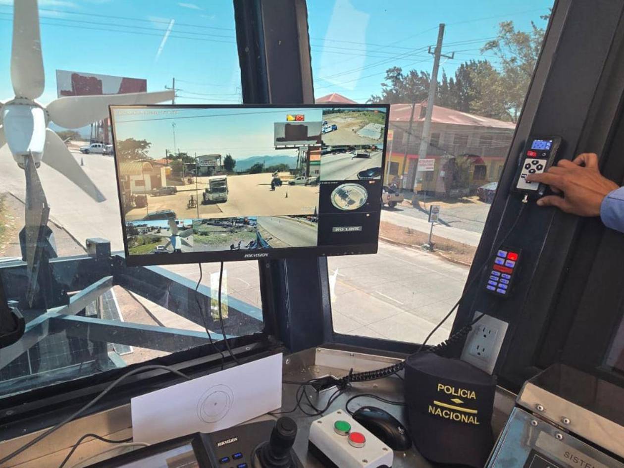 Con torres inteligentes vigilan a turistas que se movilizan en Semana Santa