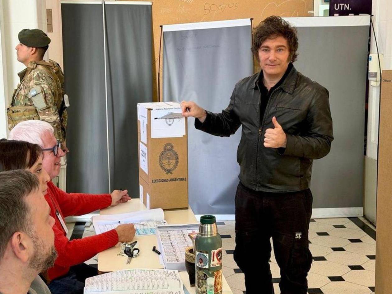 El partido de Javier Milei gana las elecciones legislativas en Argentina