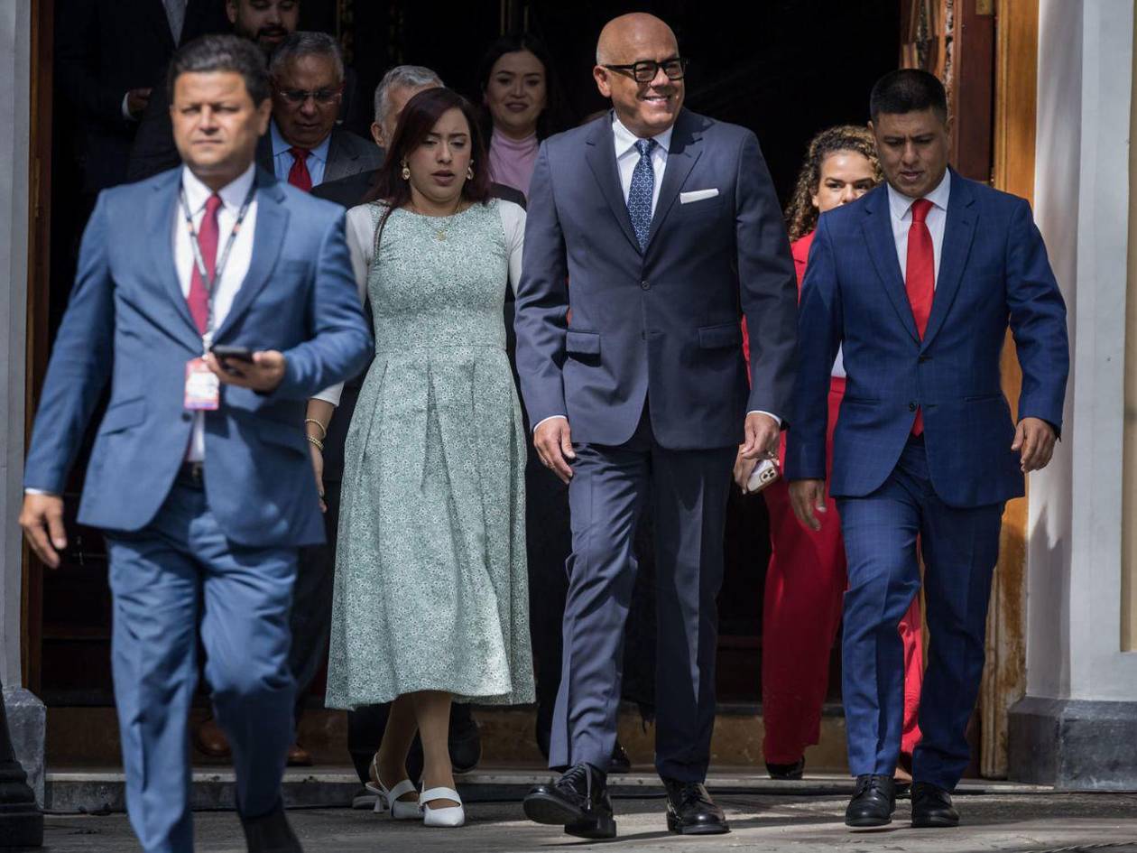 Nicolás Maduro celebra la reelección de la junta directiva del Parlamento de Venezuela