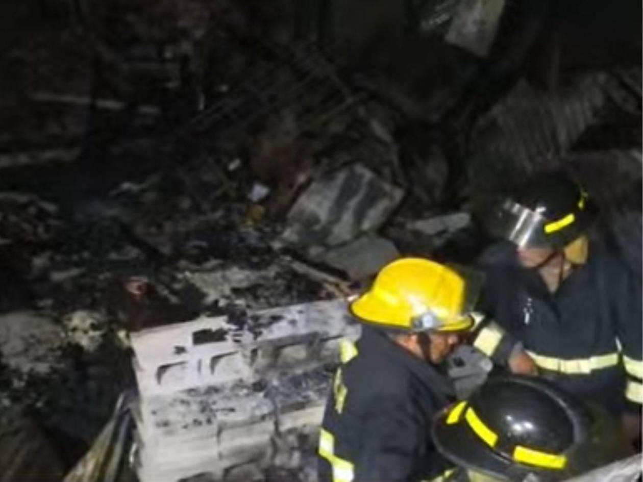 Mujer muere dentro de su casa tras incendio en Mirador de Oriente